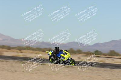 media/Nov-01-2025-CVMA (Sat) [[fc0f7531b8]]/Race 13-Femmewalla-Femmewalla UL/